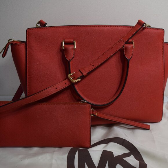 Michael Kors Sheila medium Handbag, red with matching wallet - Picture 2 of 15